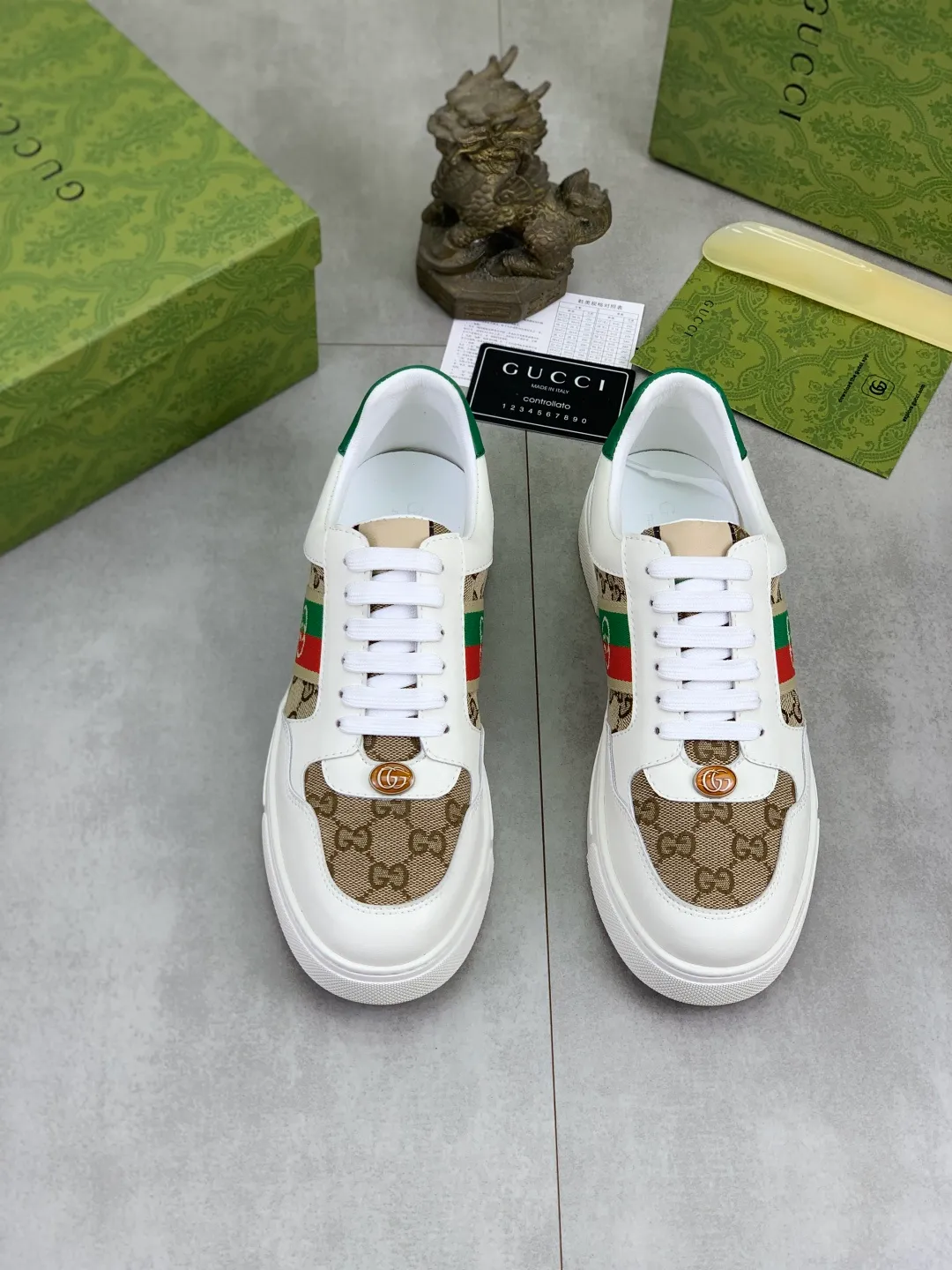 Men's Men's Shoes P420 💰[New Style] 🆘 The latest model from Gucci's official website🎁Classic casual and fashionable men's shoes👟Hot style💥Simple and elegant style, exclusive for trendy men. Unique latest brand elements from the official website👑Gucci original decoration, fashionable and generous, made of original soft calfskin fabric➕Comfortable soft sheepskin lining ✅The official website specifies wear-resistant rubber outsole_full of elasticity, classic model taken in real life🎬Color: 2️⃣colors available😍Number: 38-44